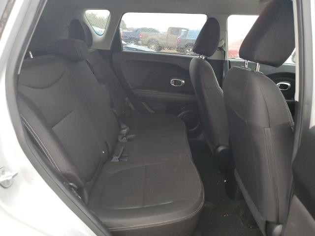 KNDJN2A20F7778560 - 2015 KIA SOUL SILVER photo 10