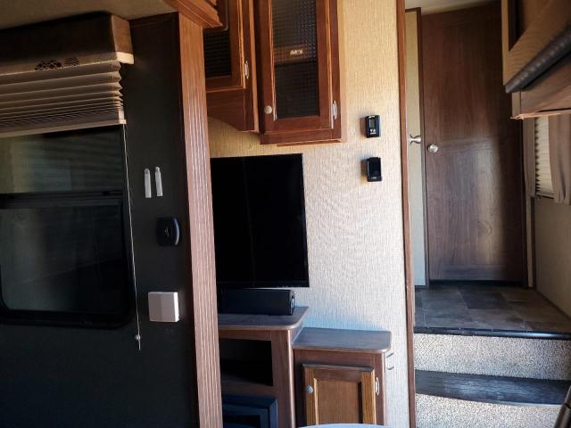 4YDF32622H1532603 - 2017 KEYSTONE SPRINTER თაფლისფერი ფოტო 5