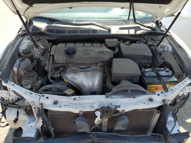 4T1BF3EK3BU585957 - 2011 TOYOTA CAMRY BASE WHITE photo 11