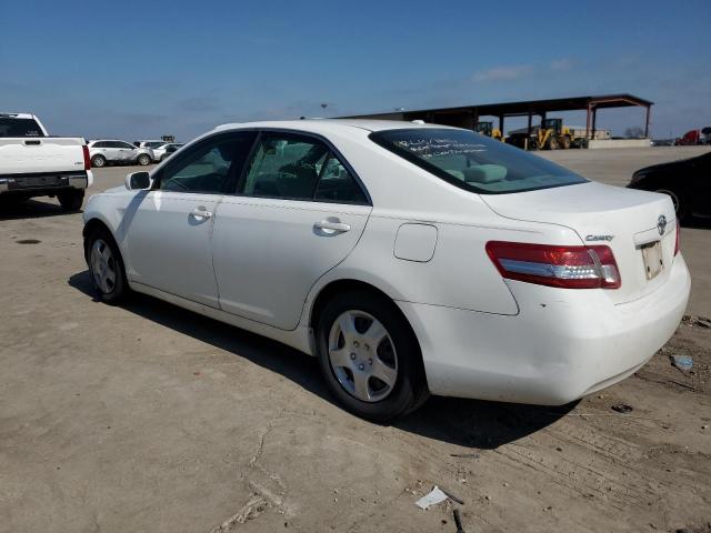 4T1BF3EK3BU585957 - 2011 TOYOTA CAMRY BASE WHITE photo 2