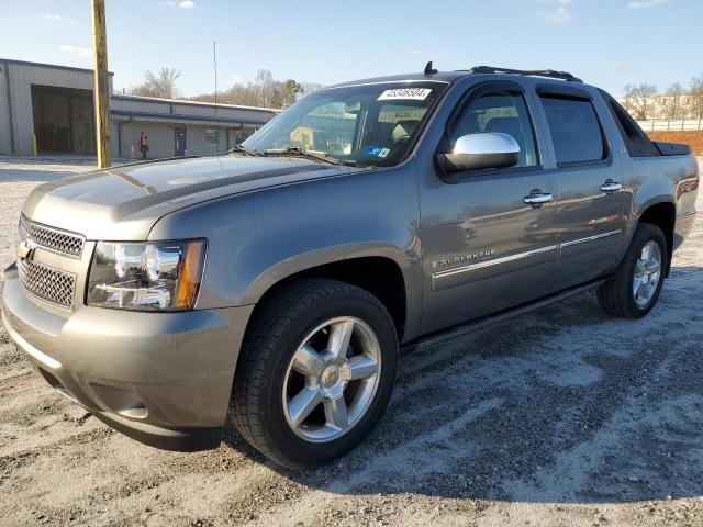 3GNFK320X9G144349 - 2009 CHEVROLET AVALANCHE K1500 LTZ GRAY photo 1