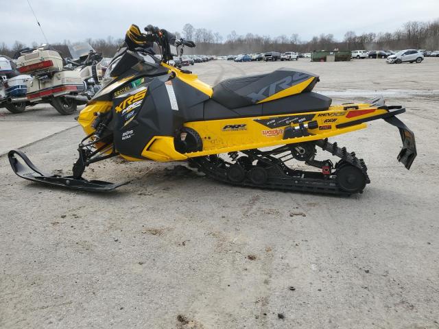 2BPSMXED9EV000097 - 2014 SKI DOO MXZ YELLOW photo 9