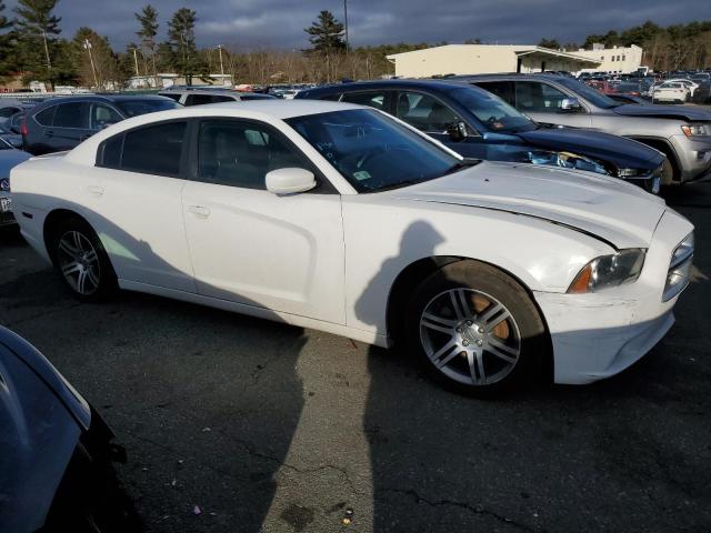 2C3CDXBG0DH639991 - 2013 DODGE CHARGER SE WHITE photo 4