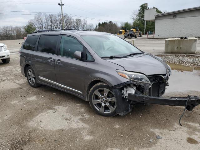 5TDXZ3DC6JS941896 - 2018 TOYOTA SIENNA SE GRAY photo 4