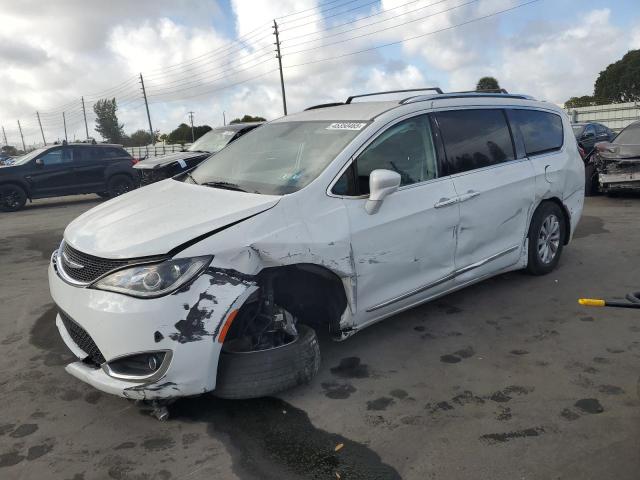 2C4RC1BG2KR505996 - 2019 CHRYSLER PACIFICA TOURING L WHITE photo 1
