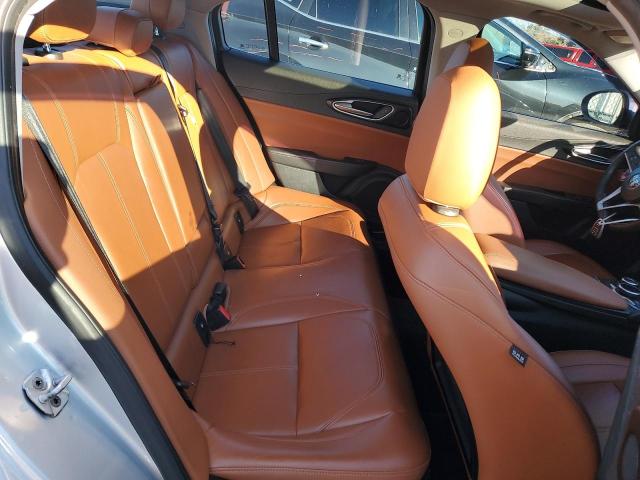 ZARFAEDN0H7548065 - 2017 ALFA ROMEO GIULIA Q4 银色 照片 10