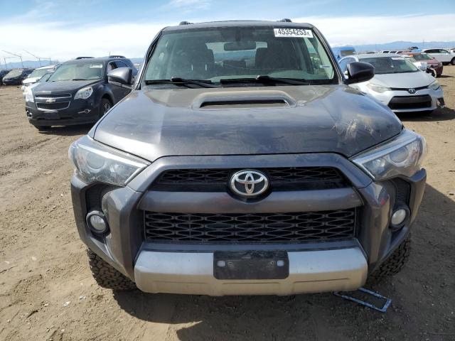 JTEBU5JR1J5575926 - 2018 TOYOTA 4RUNNER SR5/SR5 PREMIUM 灰色 照片 5