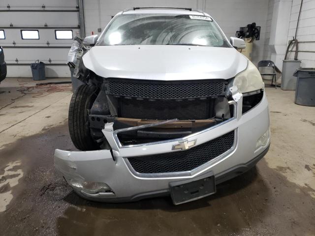 1GNEV23D49S181825 - 2009 CHEVROLET TRAVERSE LT SILVER photo 5