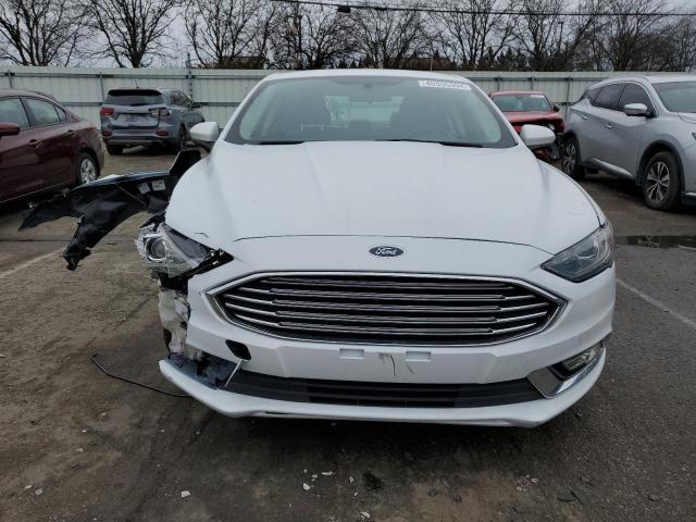 3FA6P0H93HR345906 - 2017 FORD FUSION SE WHITE photo 5