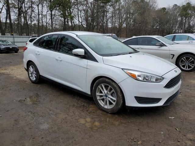 1FADP3F23HL212432 - 2017 FORD FOCUS SE WHITE photo 4