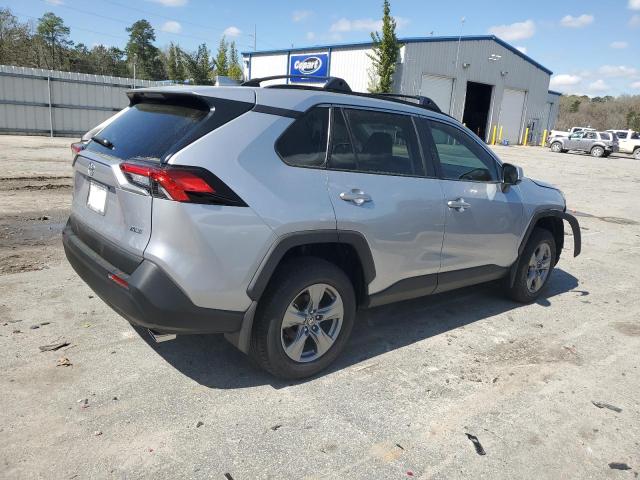 2T3W1RFV6RC261366 - 2024 TOYOTA RAV4 XLE SILVER photo 3