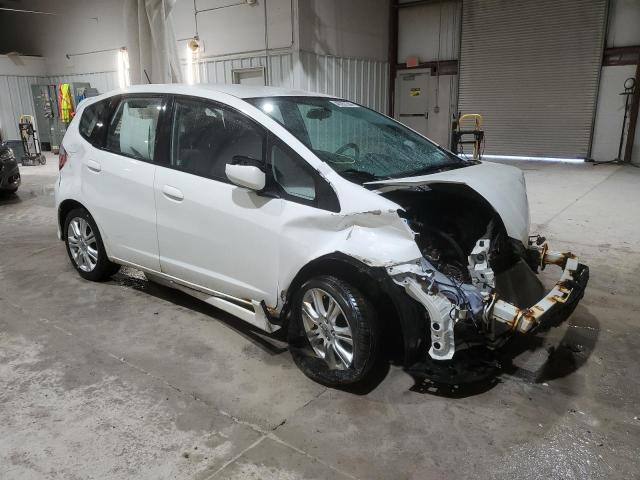 JHMGE8H51BC004251 - 2011 HONDA FIT SPORT WHITE photo 4