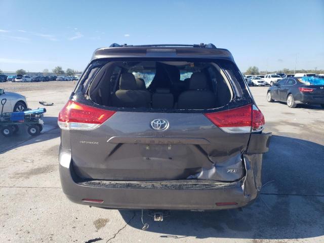 5TDYK3DC0DS340870 - 2013 TOYOTA SIENNA XLE GRAY photo 6