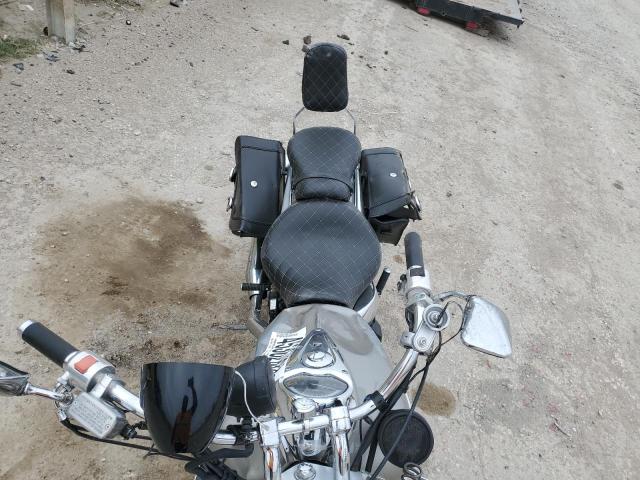 1HFSC52054A105634 - 2004 HONDA VT1300 S SILVER photo 5