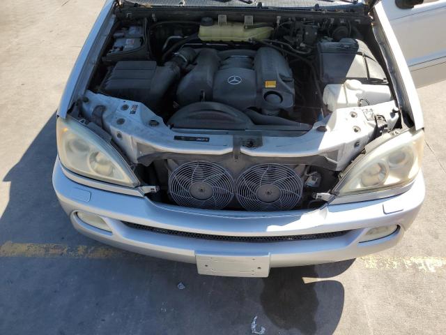 4JGAB57E44A463381 - 2004 MERCEDES-BENZ ML 350 SILVER photo 12