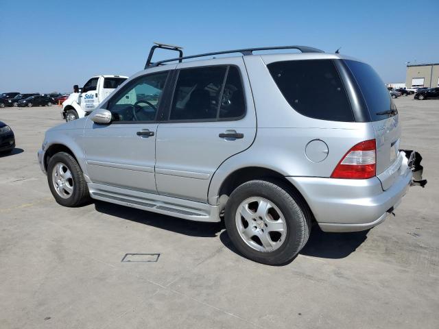 4JGAB57E44A463381 - 2004 MERCEDES-BENZ ML 350 SILVER photo 2