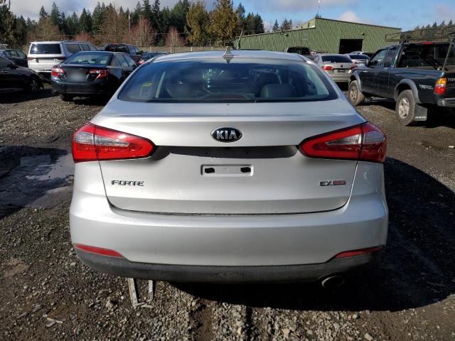 KNAFZ4A89G5598062 - 2016 KIA FORTE EX SILVER photo 6