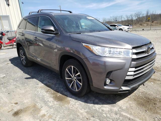 5TDJZRFH1KS929108 - 2019 TOYOTA HIGHLANDER SE GRAY photo 4