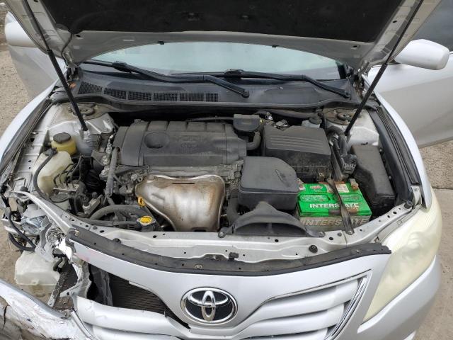 4T1BF3EK8BU130067 - 2011 TOYOTA CAMRY BASE SILVER photo 11