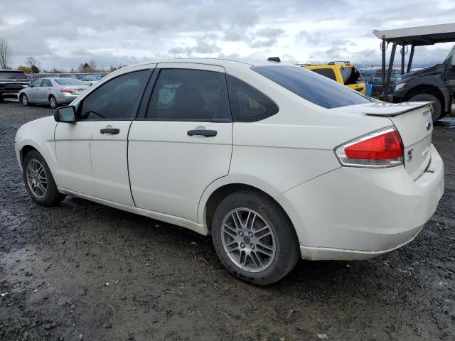 1FAHP3FN9AW213360 - 2010 FORD FOCUS SE WHITE photo 2