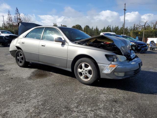 JT8BF28G3W5032259 - 1998 LEXUS ES 300 TAN photo 4