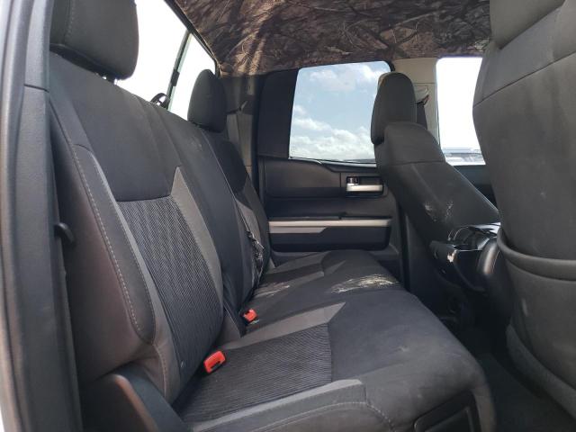5TFUW5F1XHX622928 - 2017 TOYOTA TUNDRA DOUBLE CAB SR/SR5 WHITE photo 10