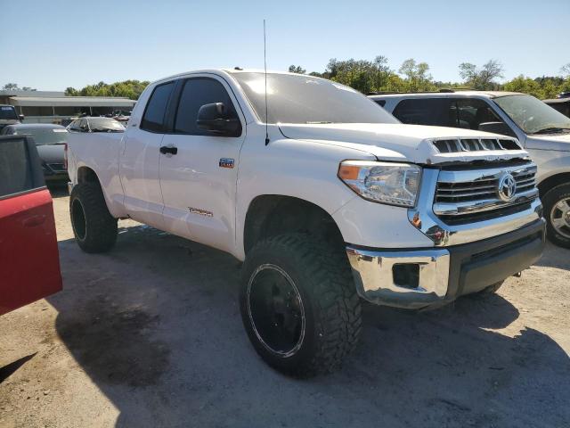 5TFUW5F1XHX622928 - 2017 TOYOTA TUNDRA DOUBLE CAB SR/SR5 WHITE photo 4