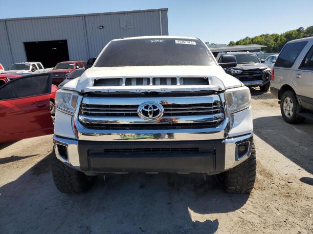 5TFUW5F1XHX622928 - 2017 TOYOTA TUNDRA DOUBLE CAB SR/SR5 WHITE photo 5