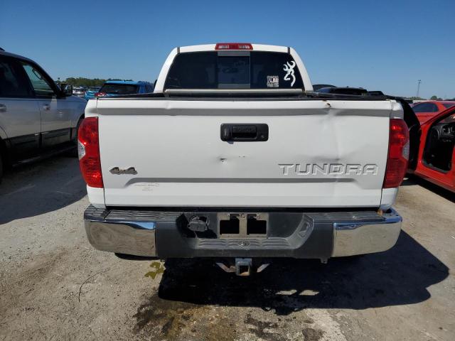 5TFUW5F1XHX622928 - 2017 TOYOTA TUNDRA DOUBLE CAB SR/SR5 WHITE photo 6