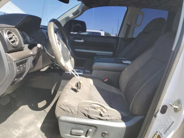 5TFUW5F1XHX622928 - 2017 TOYOTA TUNDRA DOUBLE CAB SR/SR5 WHITE photo 7