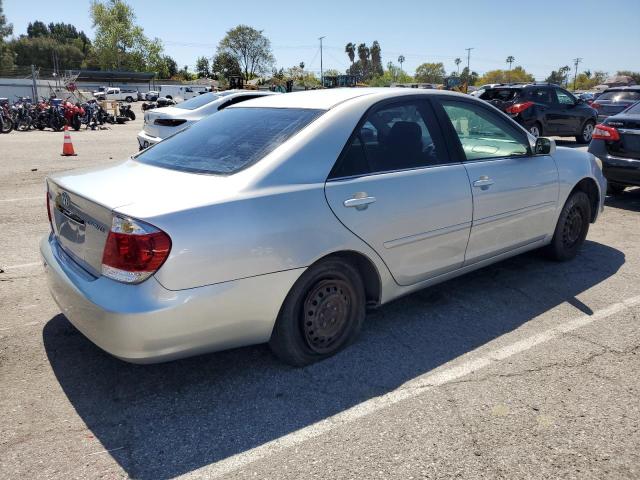 4T1BE32K95U531803 - 2005 TOYOTA CAMRY LE SILVER photo 3