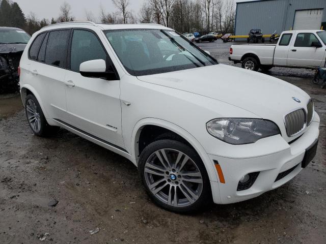 5UXZV8C52DL898702 - 2013 BMW X5 XDRIVE50I WHITE photo 4