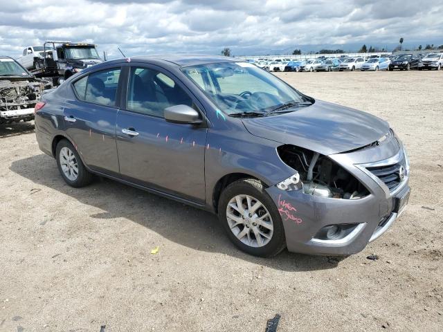 3N1CN7AP4JL880274 - 2018 NISSAN VERSA S GRAY photo 4