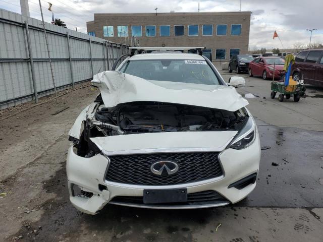 SJKCH5CP0KA008542 - 2019 INFINITI QX30 PURE WHITE photo 5