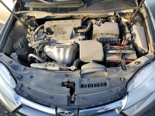 4T1BF1FK8HU647459 - 2017 TOYOTA CAMRY LE SILVER photo 11