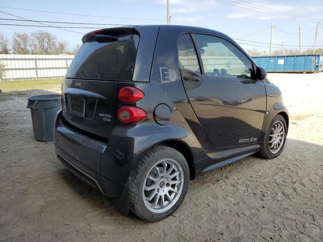 WMEEJ9AA2EK730214 - 2014 SMART FORTWO BLACK photo 3