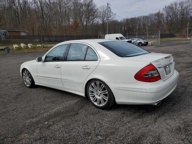 WDBUF90X17B176991 - 2007 MERCEDES-BENZ E 550 4MATIC WHITE photo 2