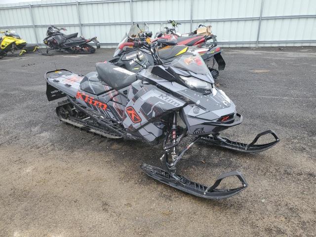 2BPSUXNA1NV000018 - 2022 SKI DOO SNOWBMOBIL GRAY photo 1