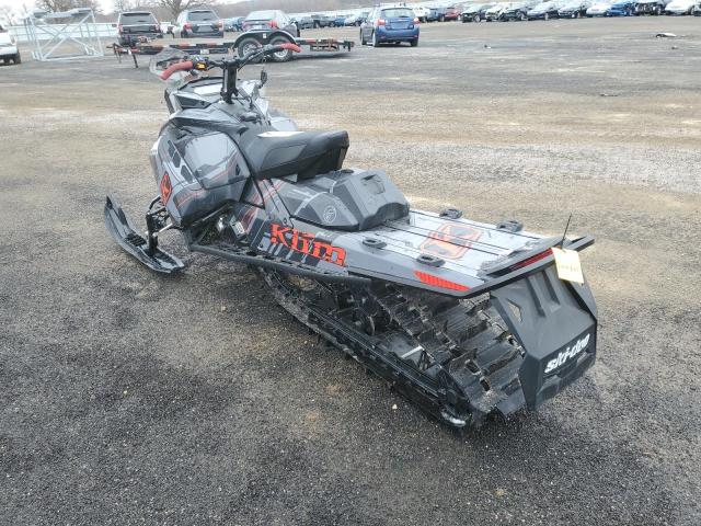 2BPSUXNA1NV000018 - 2022 SKI DOO SNOWBMOBIL GRAY photo 3