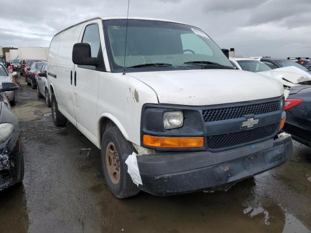 1GTFG15X561129095 - 2006 GMC SAVANA G1500 WHITE photo 4