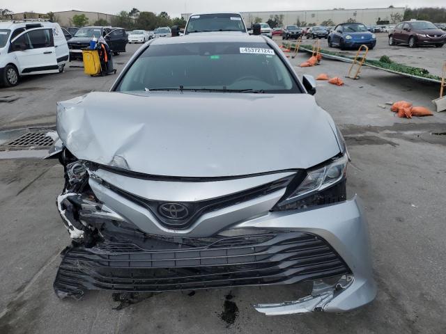 4T1A11AK0LU880066 - 2020 TOYOTA CAMRY L SILVER photo 5