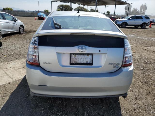 JTDKB20UX83328053 - 2008 TOYOTA PRIUS SILVER photo 6