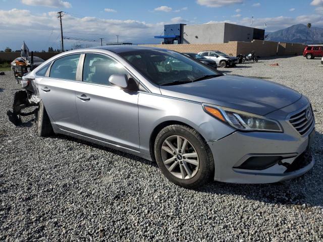 5NPE24AF8GH285375 - 2016 HYUNDAI SONATA SE SILVER photo 4