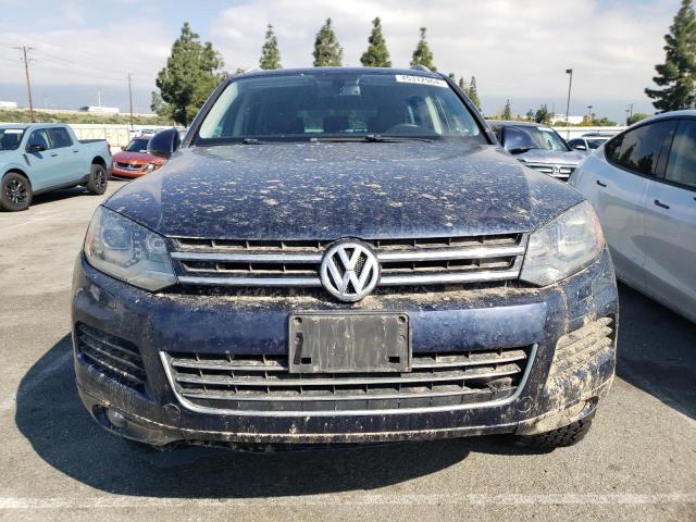 WVGEF9BP5CD008669 - 2012 VOLKSWAGEN TOUAREG V6 BLUE photo 5