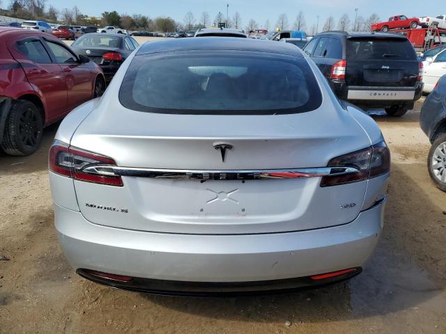 5YJSA1E23JF272440 - 2018 TESLA MODEL S Gümüş foto 6