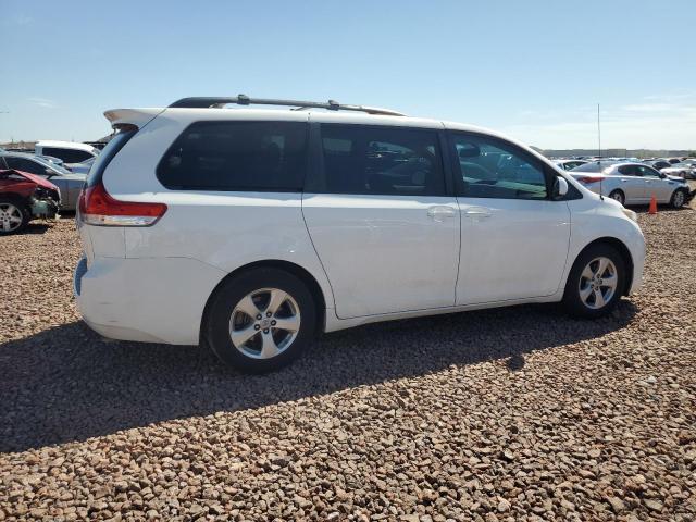 5TDKK3DC3DS382097 - 2013 TOYOTA SIENNA LE WHITE photo 3