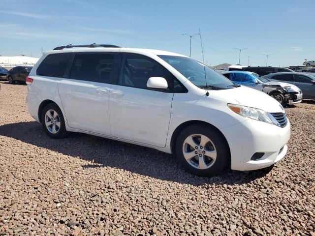 5TDKK3DC3DS382097 - 2013 TOYOTA SIENNA LE WHITE photo 4