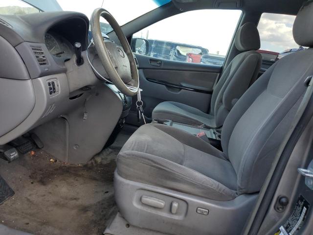 5TDZA23C65S280131 - 2005 TOYOTA SIENNA CE GRAY photo 7