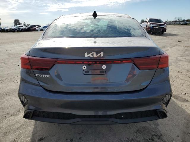 3KPF24AD9RE716199 - 2024 KIA FORTE LX GRAY photo 6