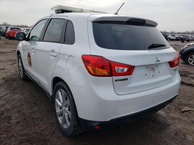 4A4AP3AU1FE059176 - 2015 MITSUBISHI OUTLANDER ES WHITE photo 2